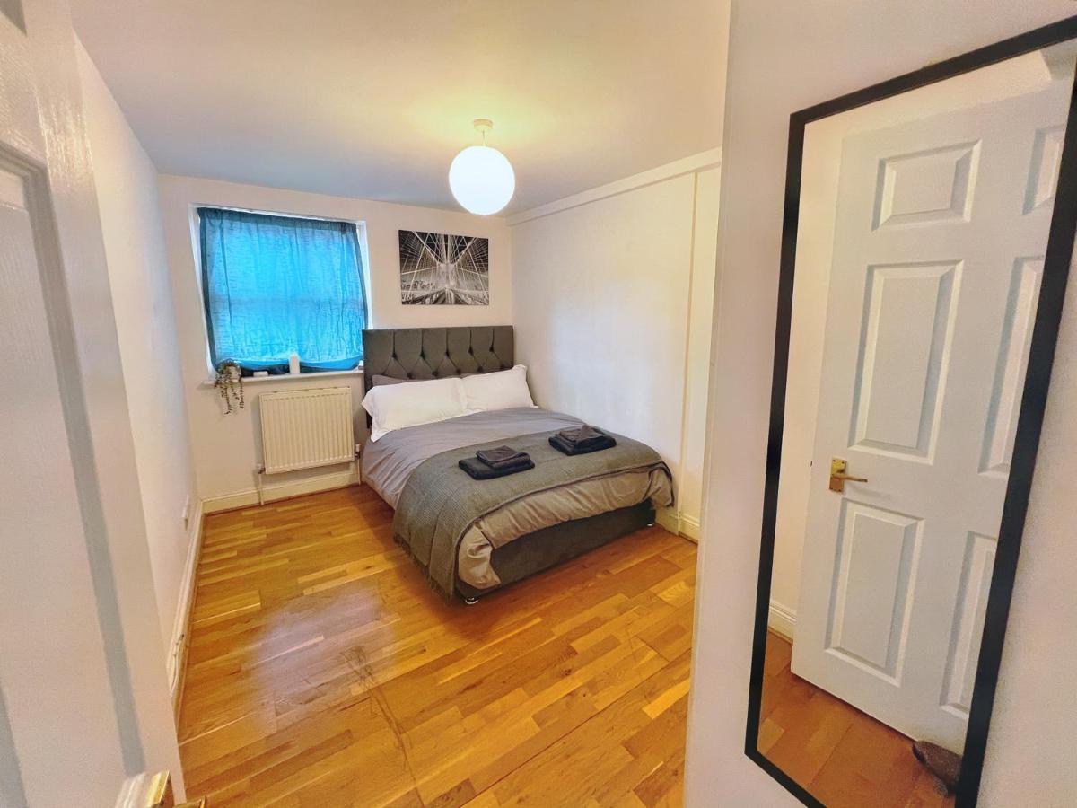 Lovely 2-Bedroom Serviced Apartment Greater Londra Esterno foto