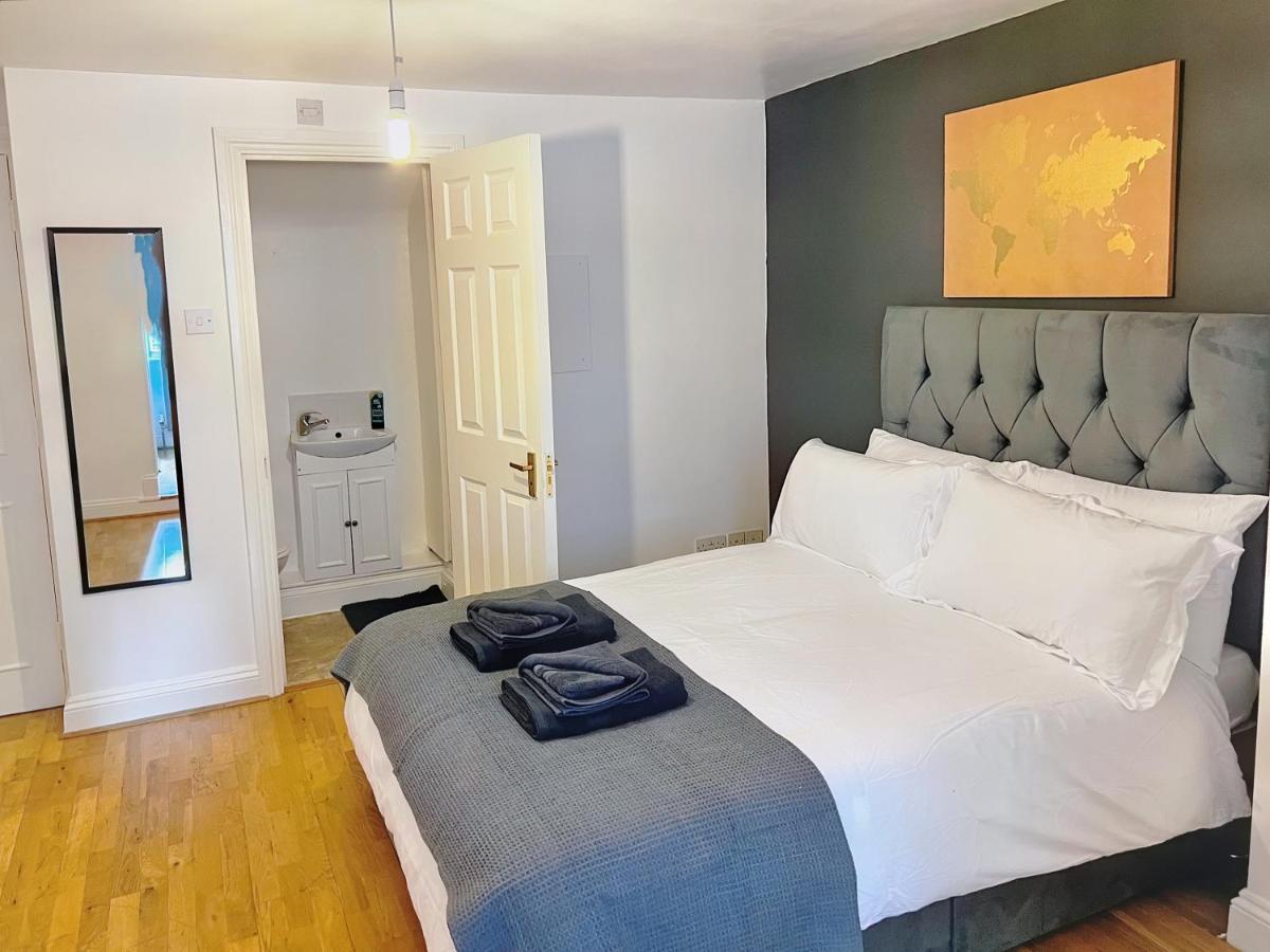 Lovely 2-Bedroom Serviced Apartment Greater Londra Esterno foto